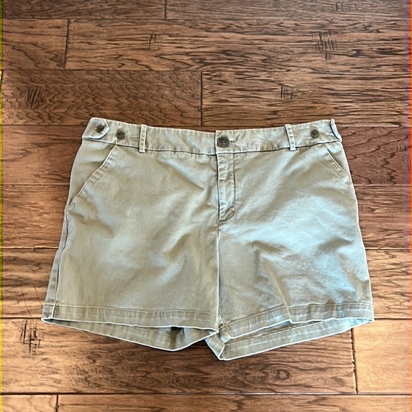 Ava Viv Shorts Size 16W - Picture 1 of 16